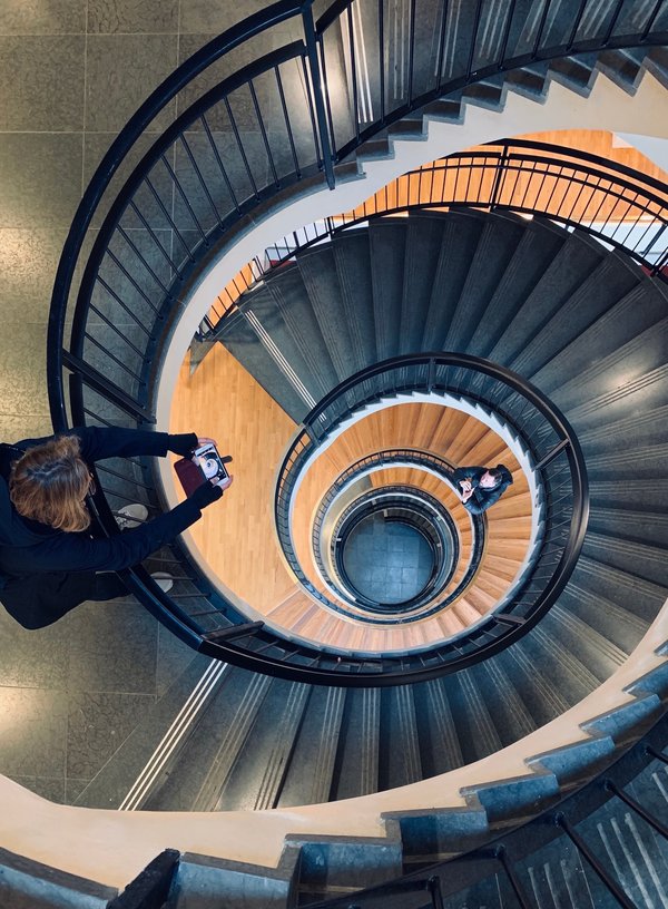 Escaliers personnalisés à naveil : le guide de l'élégance